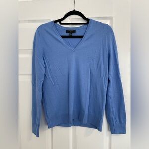 Banana Republic Women's V-Neck Sweater in Periwinkle Blue